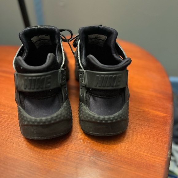 All black Nike Haurache - Picture 3 of 5
